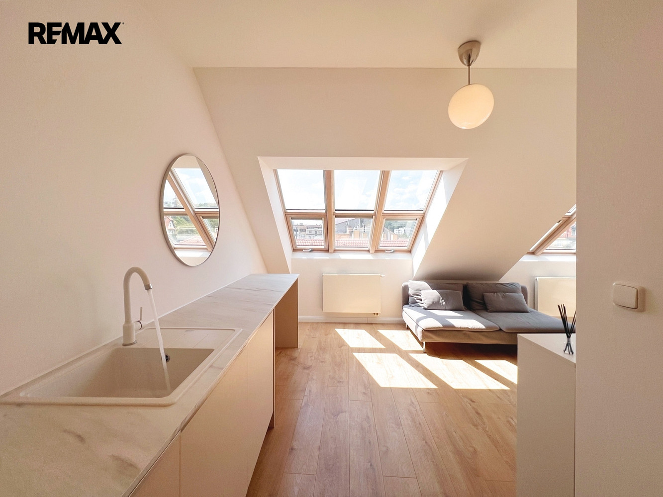 Pronájem bytu 1+kk 32 m² — photo 3