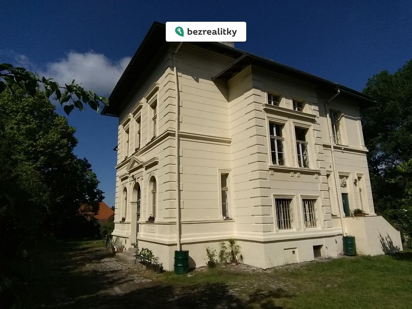 Prodej domu 500 m² s pozemkem 2 165 m²
