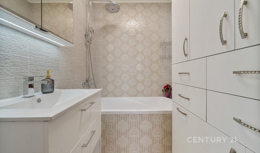 Prodej bytu 3+1 77 m², Praha – náhled fotky 26