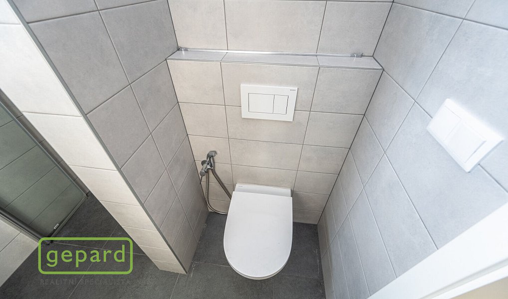 Prodej bytu 6+kk 159 m², Praha – náhled fotky 22