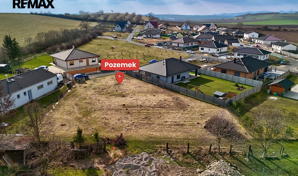 Prodej stavebního pozemku 1 104 m², Hrobce – náhled fotky 6