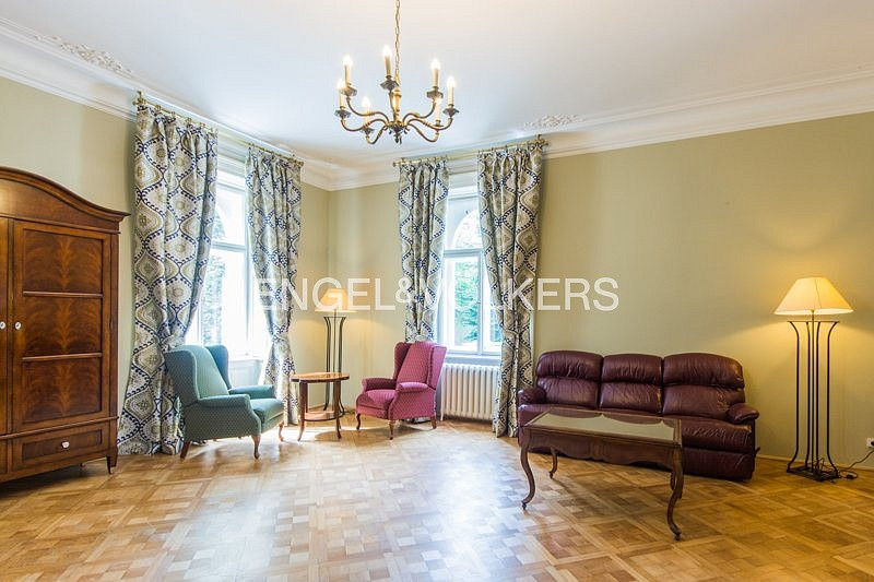 Pronájem kanceláře 827 m² — photo 2