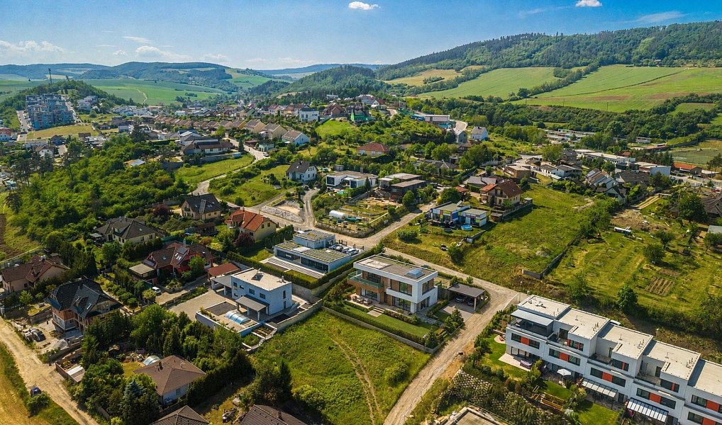 Prodej stavebního pozemku 1 054 m², Beroun – náhled fotky 10