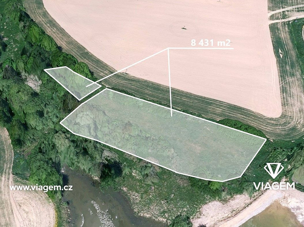 Prodej pole 843 m²