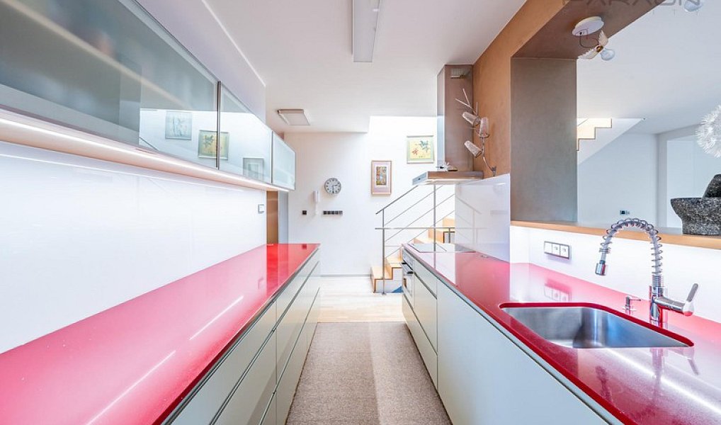Prodej domu 268 m² s pozemkem 298 m², Praha – náhled fotky 7