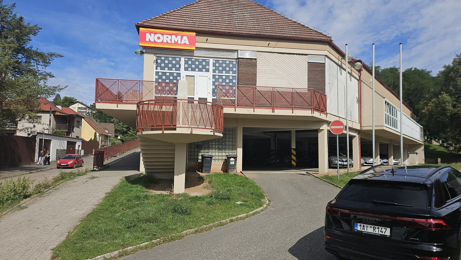 Pronájem obchodních prostor 430 m² – fotografie 2