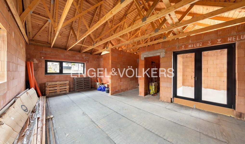 Prodej domu 240 m² s pozemkem 913 m², Holýšov – náhled fotky 3