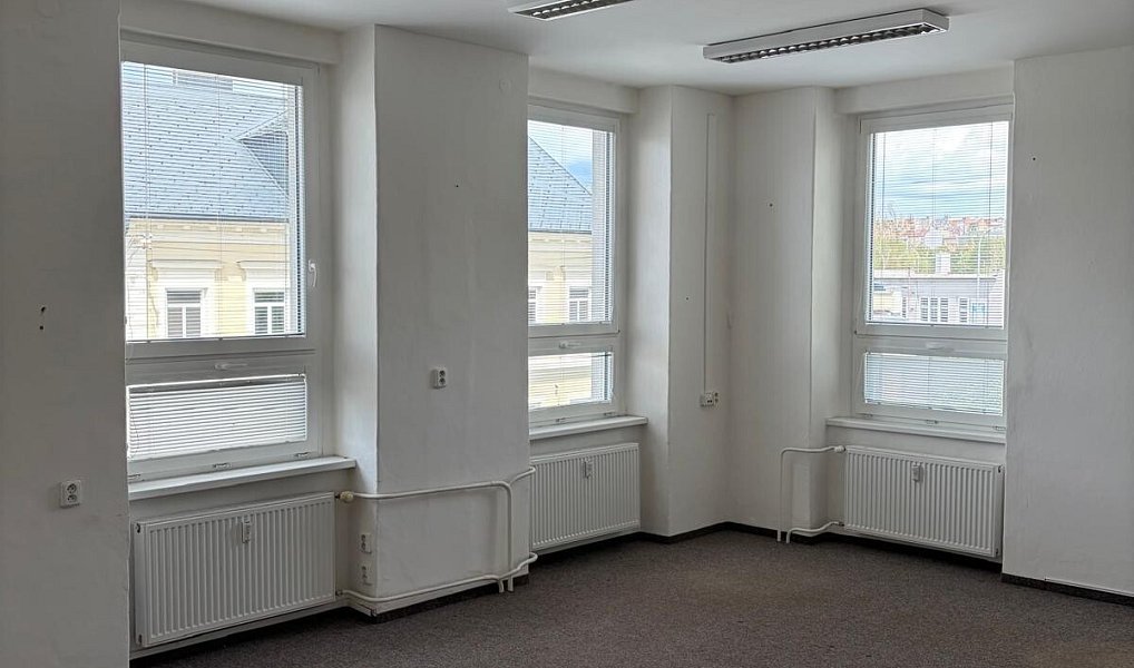 Pronájem kanceláře 300 m², Karlovy Vary – náhled fotky 5