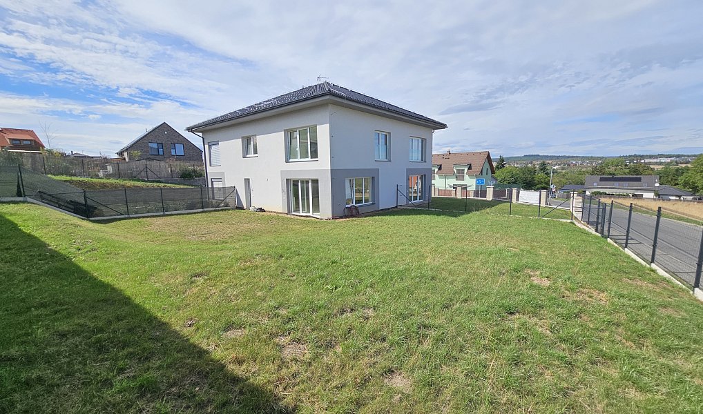 Prodej domu 162 m² s pozemkem 384 m², Stará Huť – náhled fotky 2