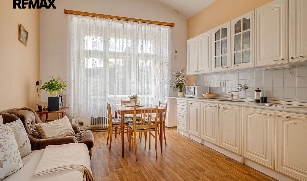 Prodej domu 200 m² s pozemkem 1 223 m², Kozárovice – náhled fotky 3