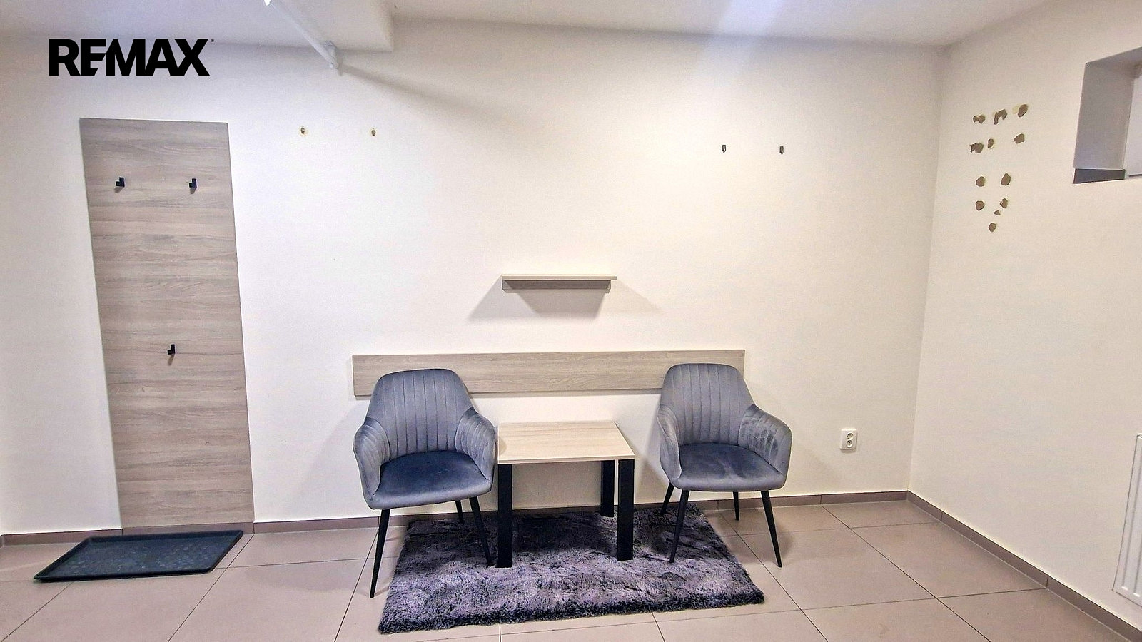 Pronájem obchodních prostor 16 m² — photo 3
