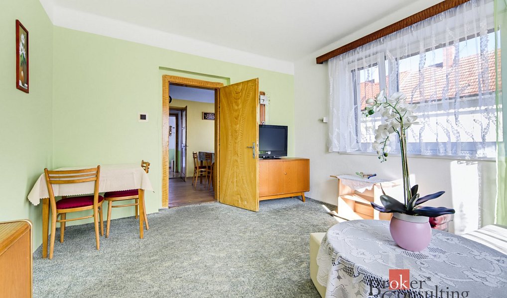 Prodej domu 185 m² s pozemkem 2 369 m², Vinary – náhled fotky 8