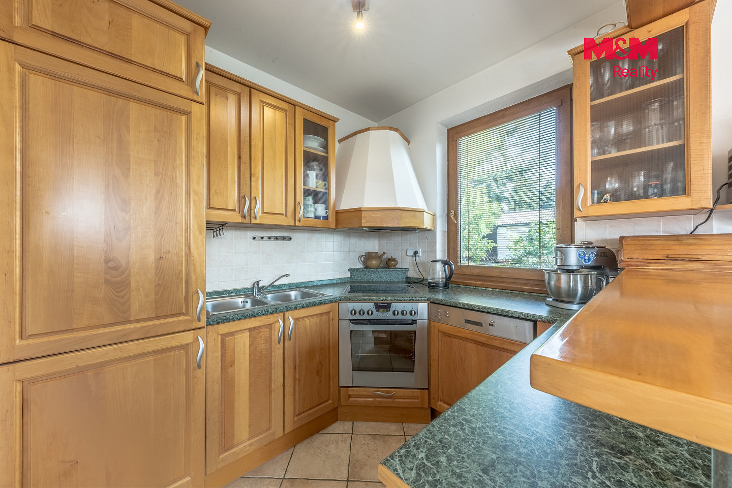 Prodej domu 225 m² s pozemkem 1 092 m² – fotografie 3