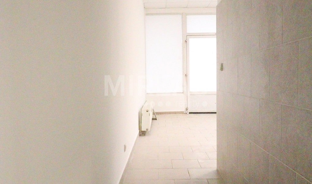 Pronájem obchodních prostor 47 m², Milovice – náhled fotky 2