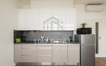 Pronájem bytu 1+kk 37 m², třída Míru, Pardubice - Zelené Předměstí