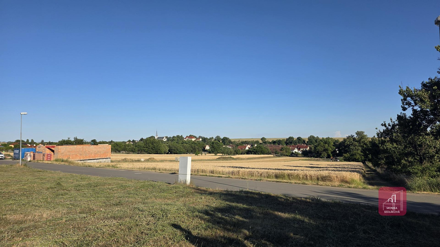 Prodej stavebního pozemku 2 298 m²