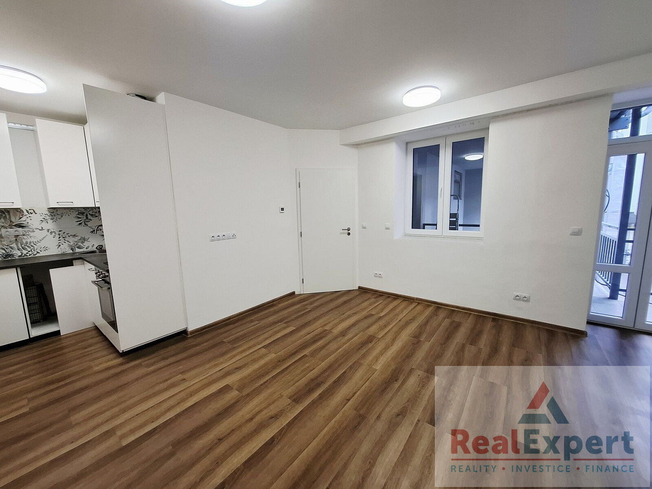 Pronájem bytu 2+kk 42 m² — photo 3