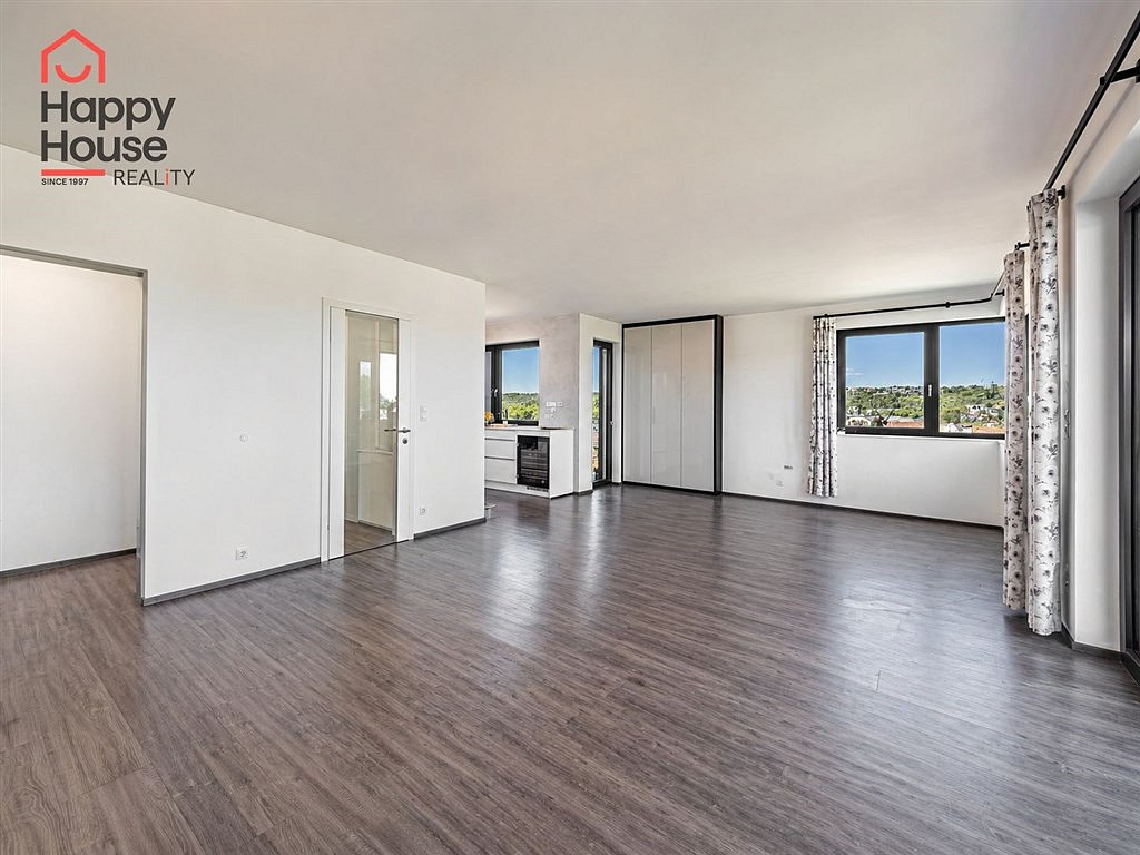 Pronájem bytu 3+kk 112 m² — photo 3