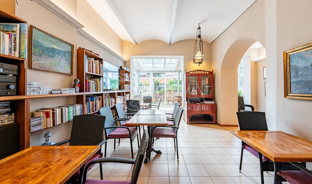 Prodej obchodních prostor 377 m², Radnice – náhled fotky 21