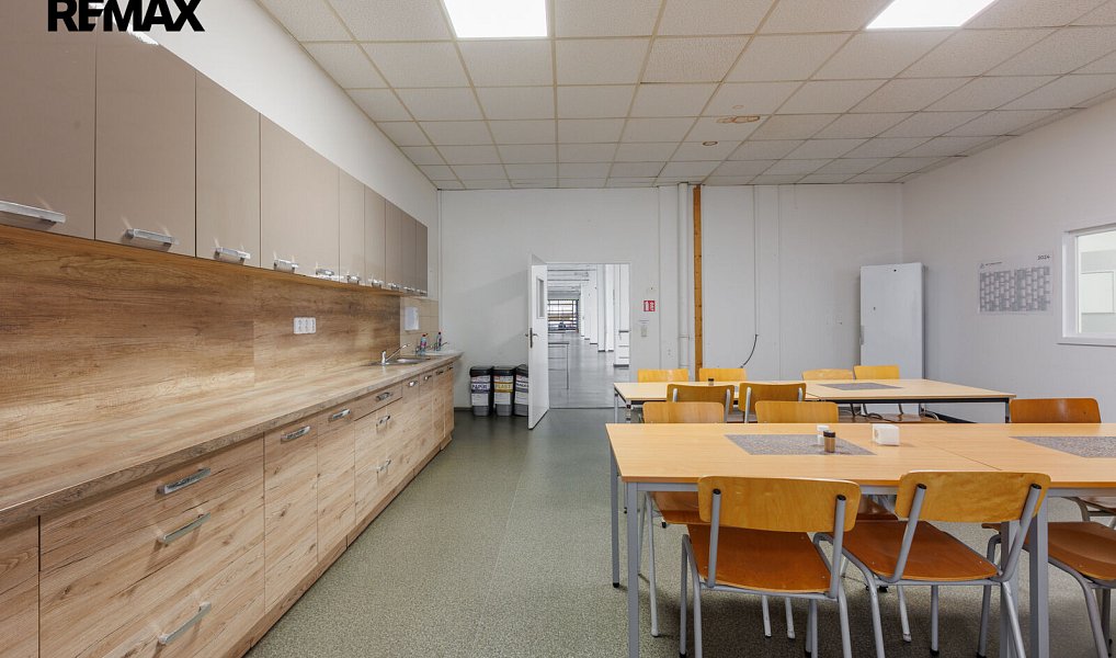 Pronájem skladovacích prostor 2 489 m², Chodová Planá – náhled fotky 10