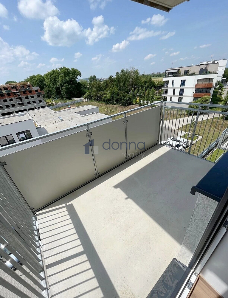 Pronájem bytu 2+kk 52 m² – fotografie 3