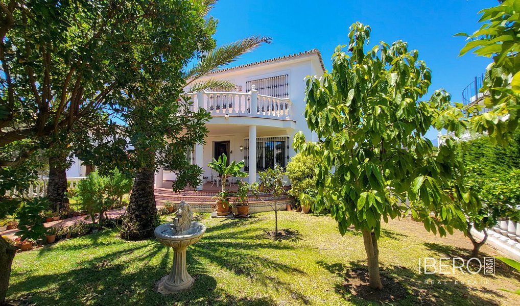 Prodej rodinného domu, 324 m², Elviria