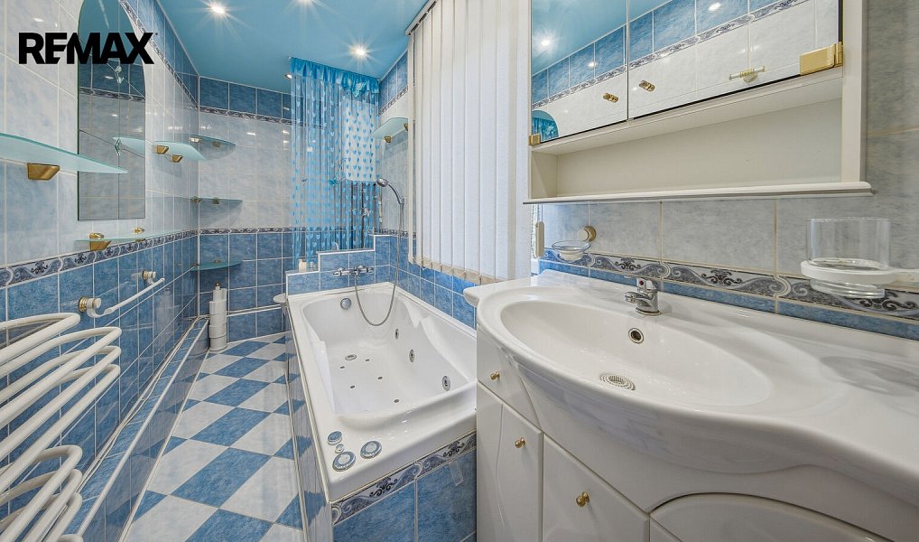 Prodej domu 257 m² s pozemkem 662 m², Nový Bor – náhled fotky 54