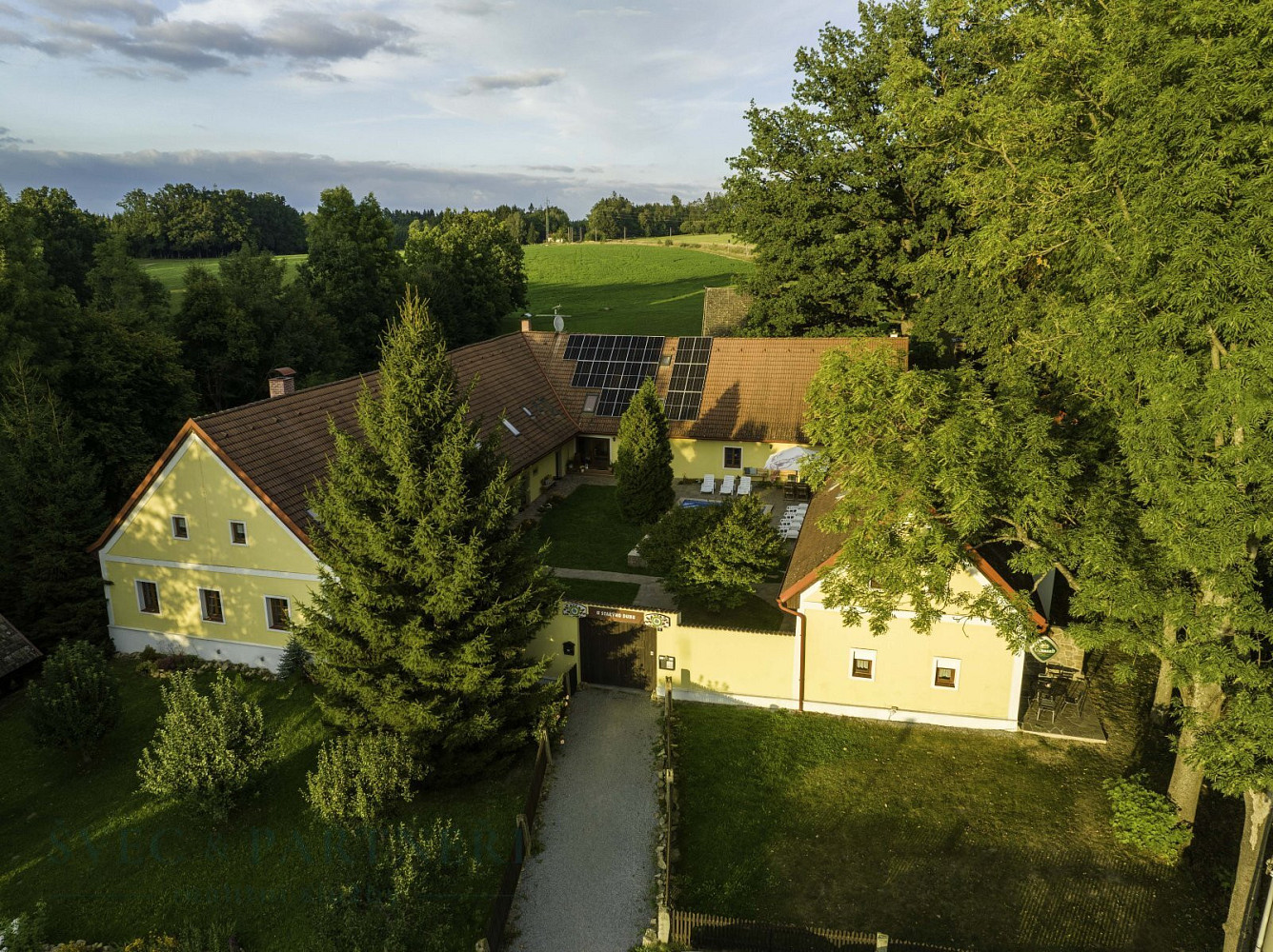 Prodej domu 2 041 m² s pozemkem 5 342 m² – fotografie 3