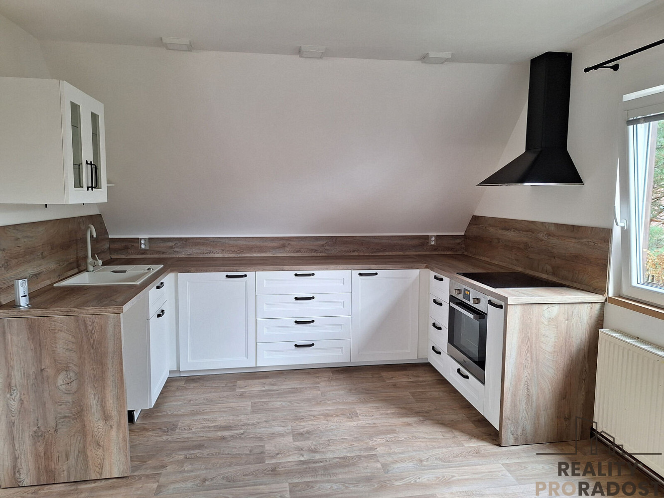 Pronájem bytu 3+kk 83 m² – fotografie 2