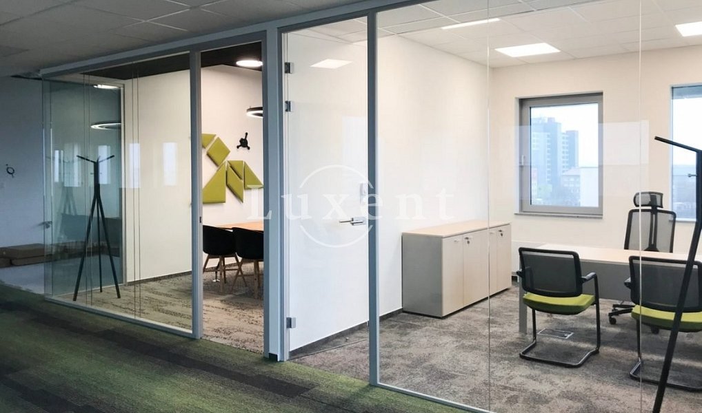 Pronájem kanceláře 260 m², Praha – náhled fotky 2