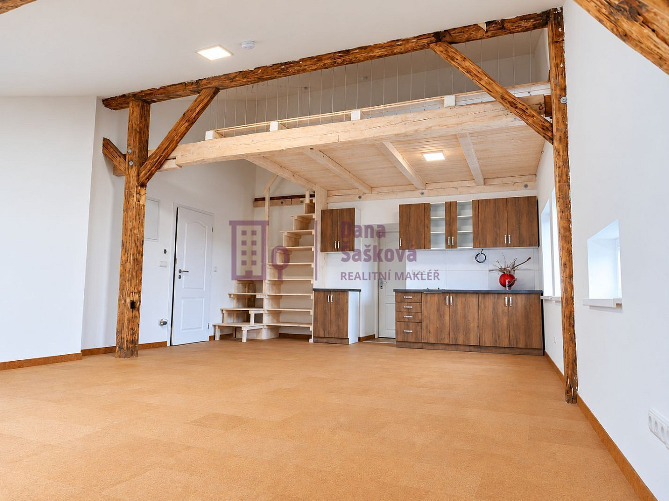 Pronájem bytu 1+kk 50 m² – fotografie 2