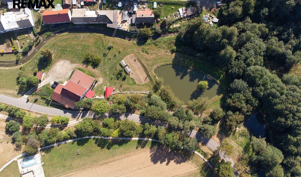Prodej domu 770 m² s pozemkem 9 150 m², Kundratice – náhled fotky 3