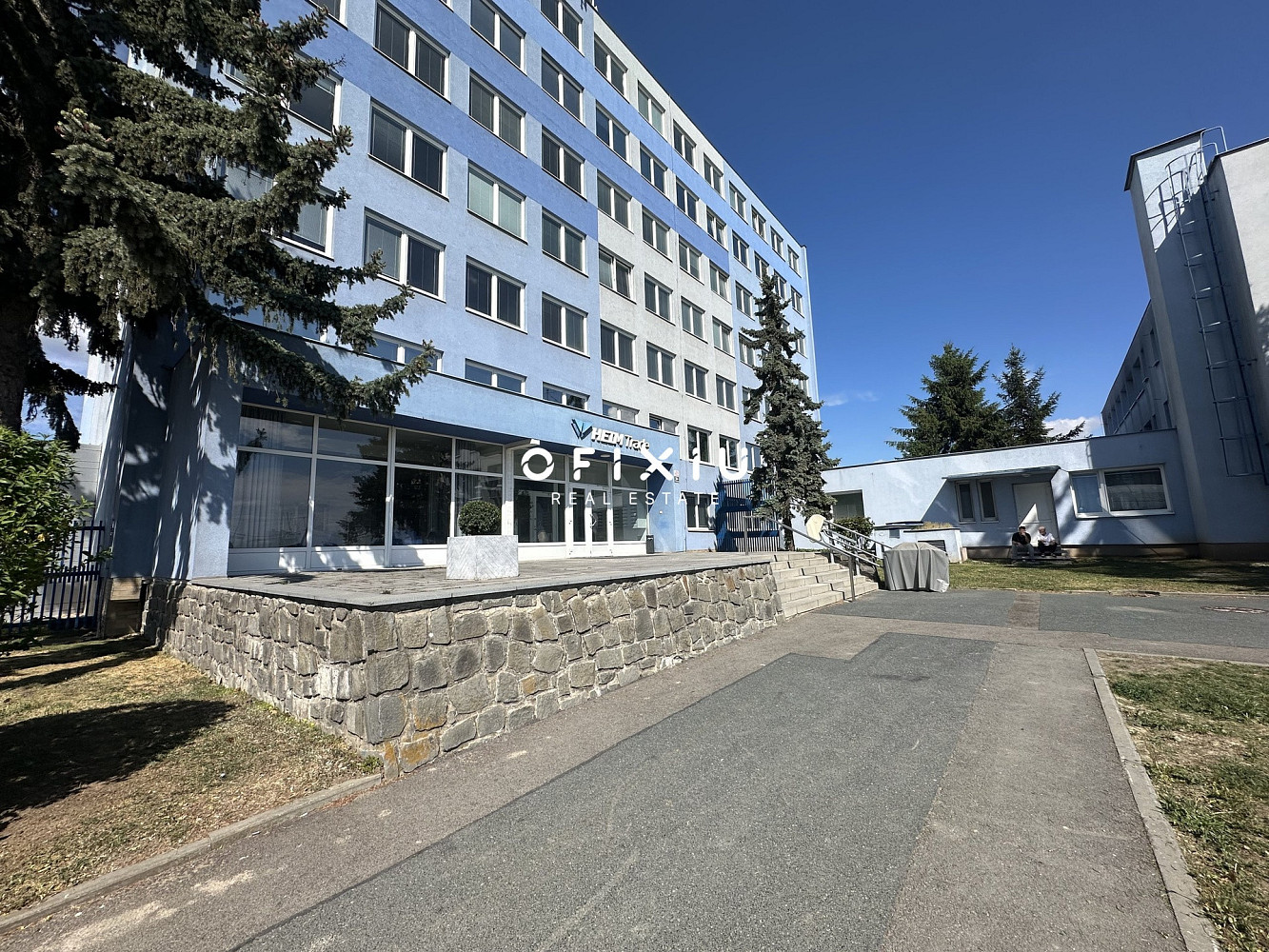Pronájem kanceláře 400 m²