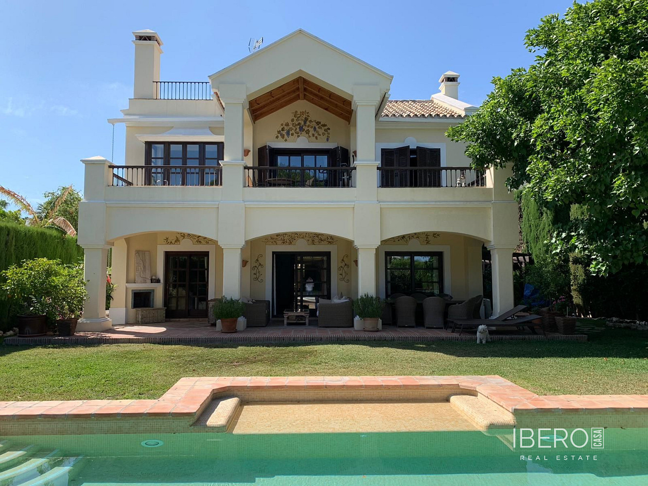 Prodej domu 450 m² s pozemkem 950 m²