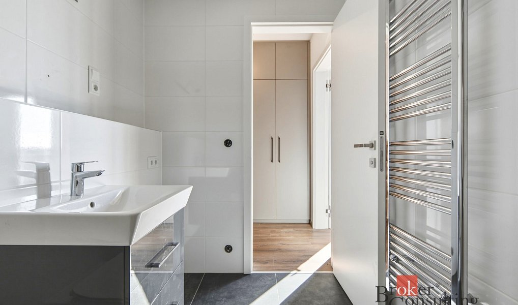 Pronájem bytu 1+kk 32 m², Hradec Králové – náhled fotky 6