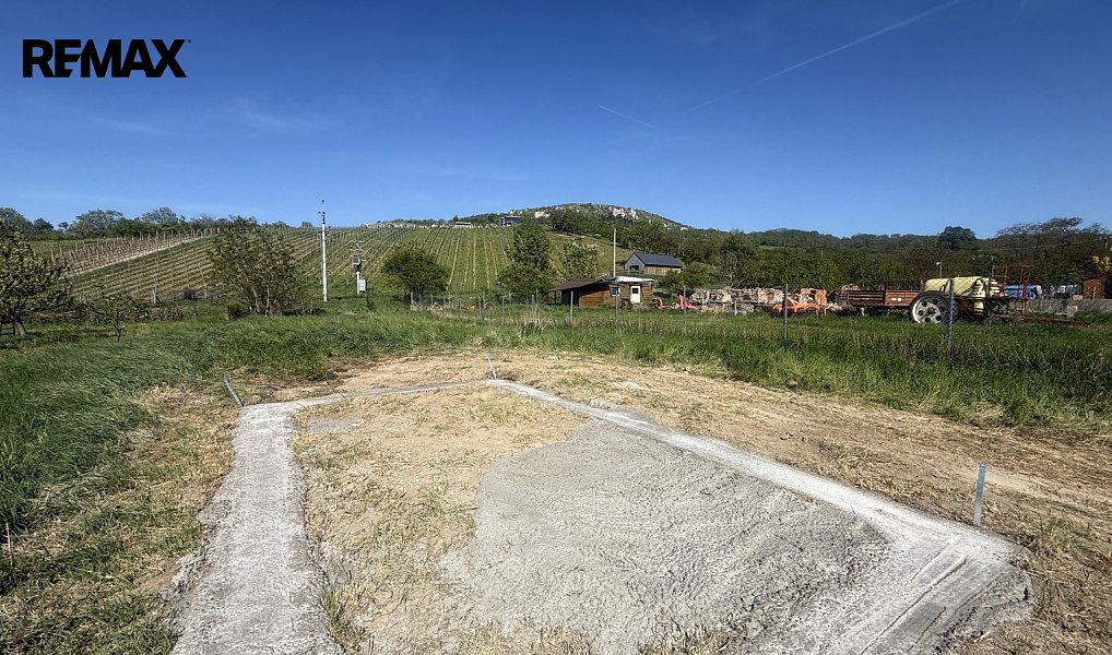 Prodej stavebního pozemku 854 m², Bavory – náhled fotky 4