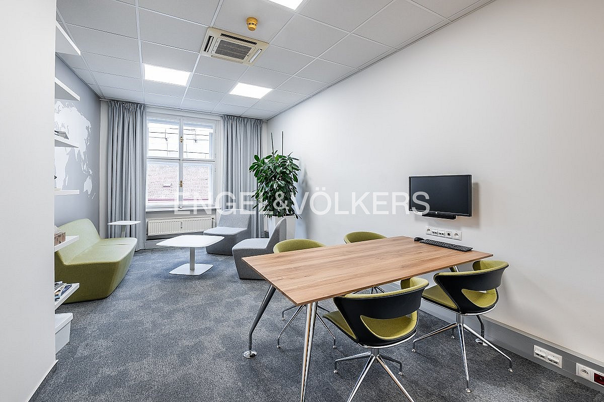 Pronájem kanceláře 666 m² – fotografie 2
