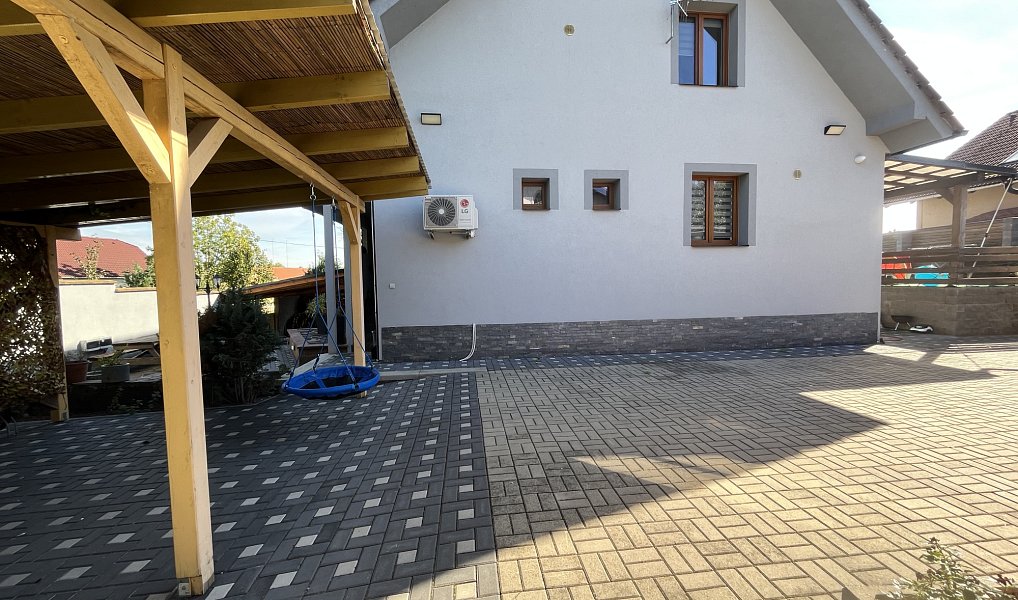 Pronájem bytu 4+kk 82 m², Český Brod – náhled fotky 33