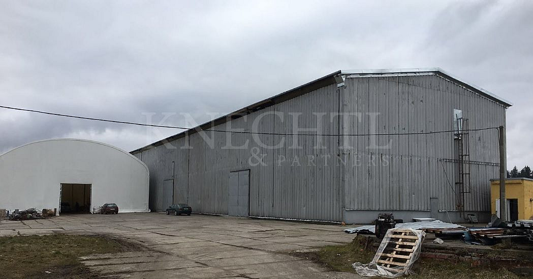 Pronájem skladovacích prostor 1 180 m²