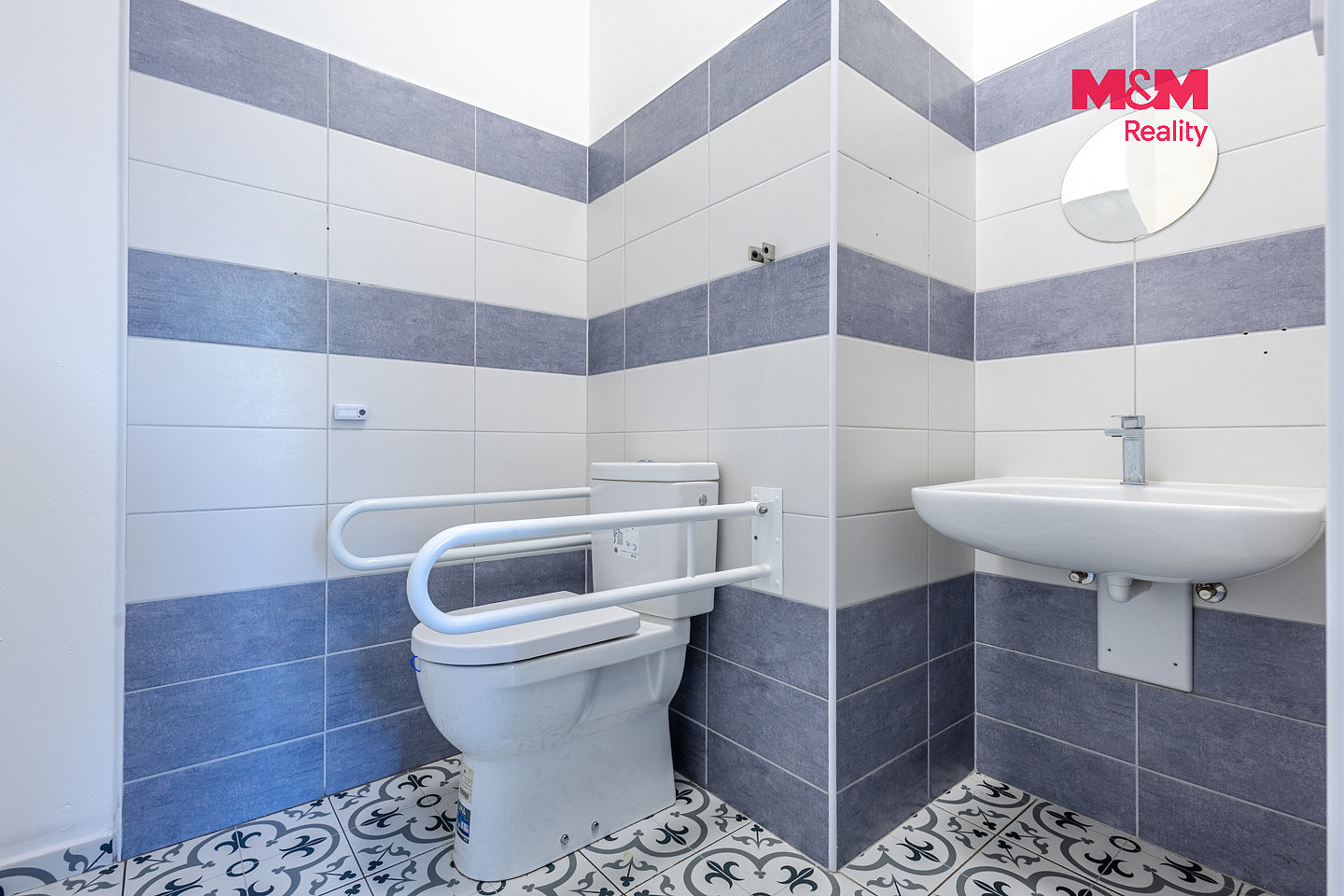 Pronájem obchodních prostor 108 m² – fotografie 3