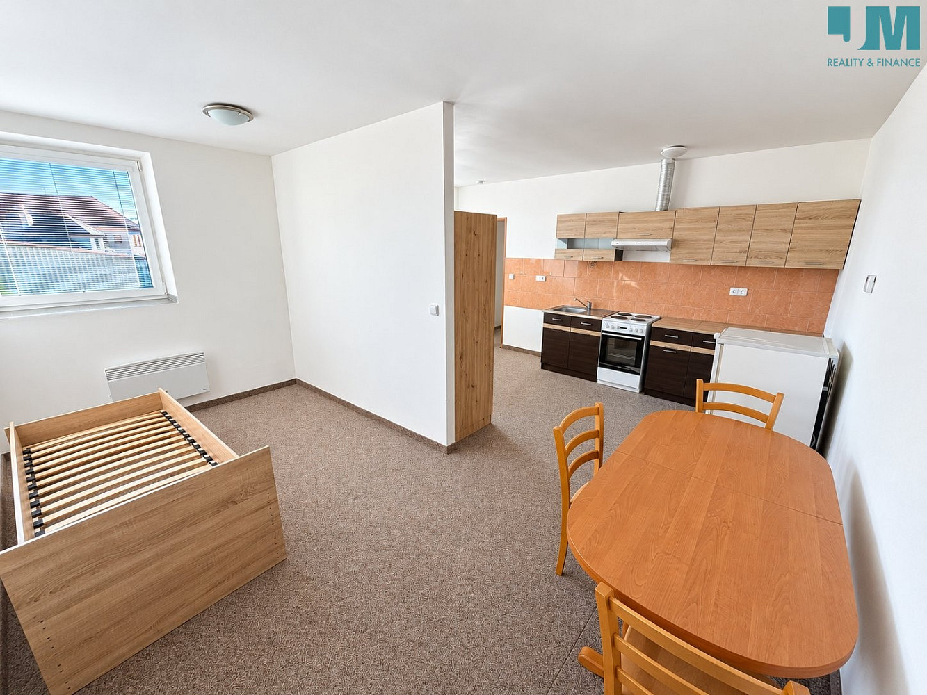 Pronájem bytu 1+kk 38 m² – fotografie 2