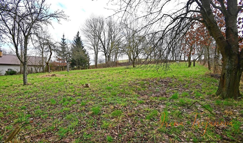 Prodej stavebního pozemku 1 040 m², Benešov – náhled fotky 10