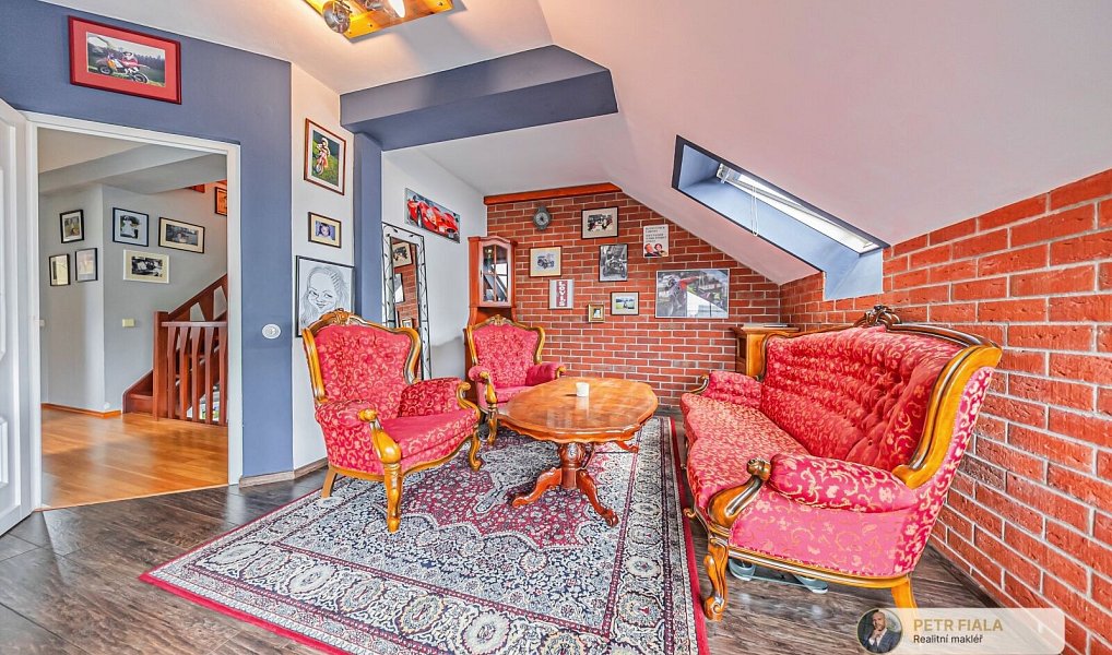 Prodej domu 305 m² s pozemkem 1 174 m², Plzeň – náhled fotky 18