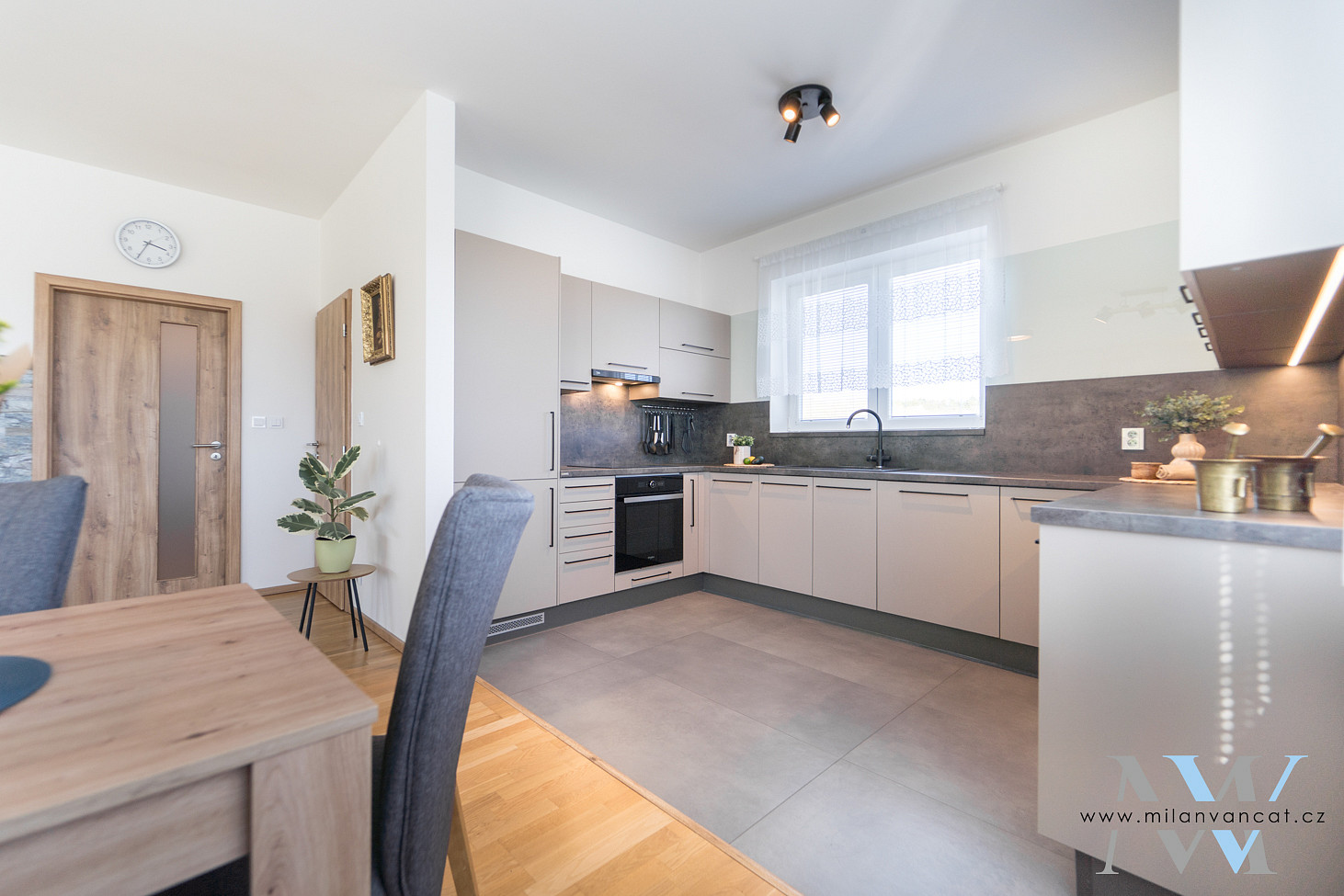 Prodej domu 106 m² s pozemkem 1 942 m² — photo 2
