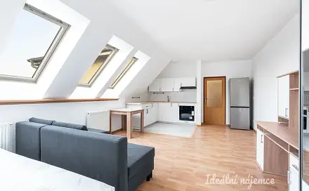 Pronájem bytu 1+kk 38 m², S. K. Neumanna, Stochov, okres Kladno