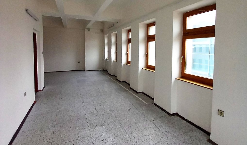 Pronájem kanceláře 32 m², Uherský Brod – náhled fotky 2