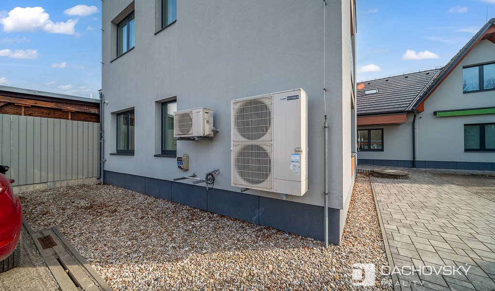 Prodej obchodních prostor 374 m², Pardubice – náhled fotky 18