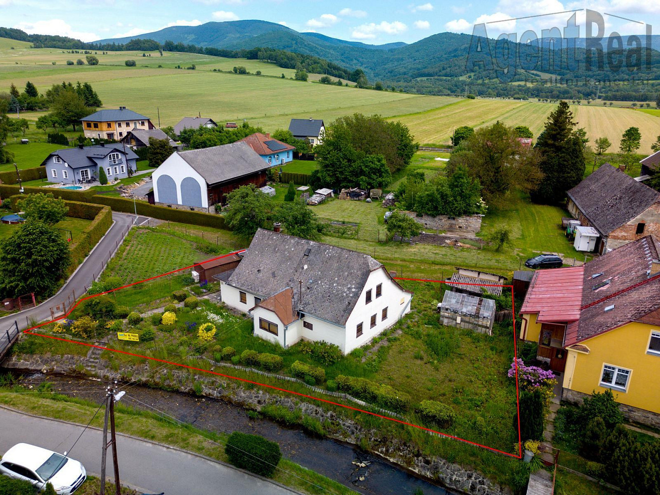 Prodej domu 127 m² s pozemkem 845 m² – fotografie 2