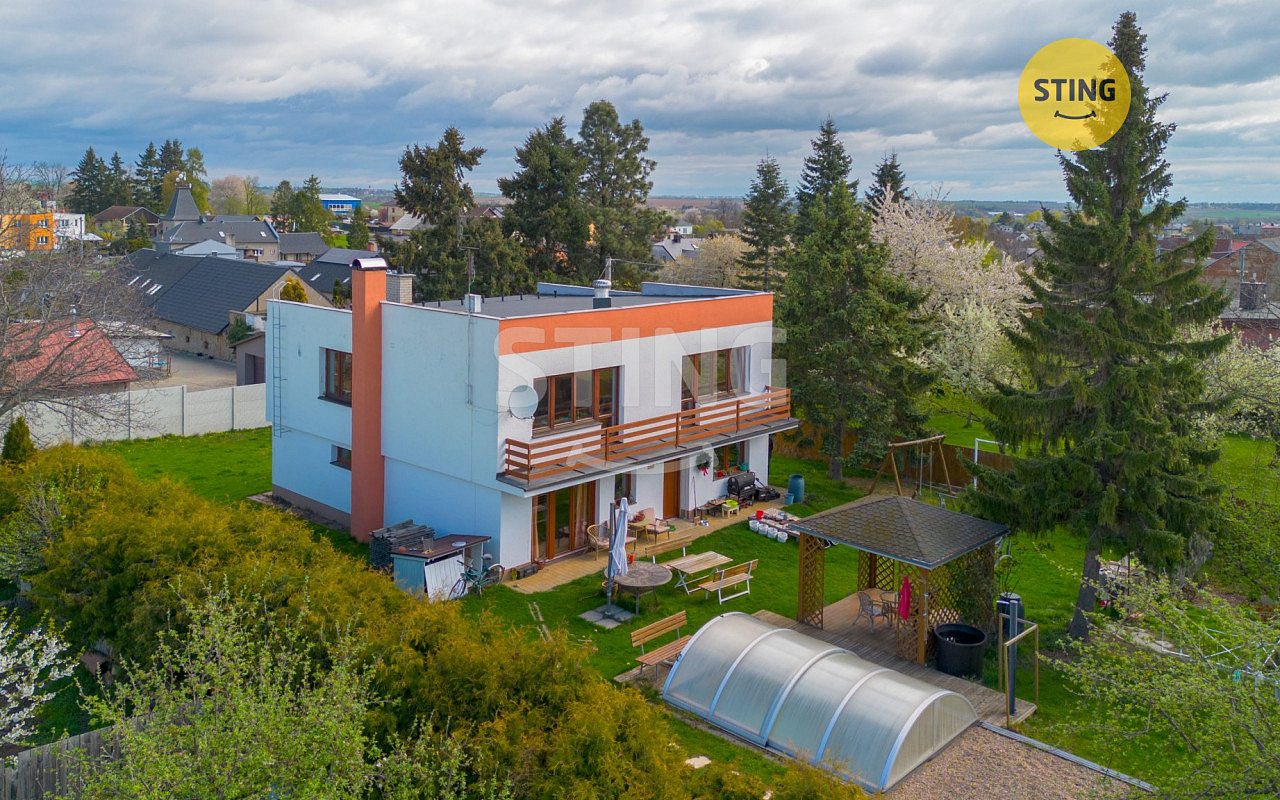 Prodej domu 187 m² s pozemkem 1 135 m²