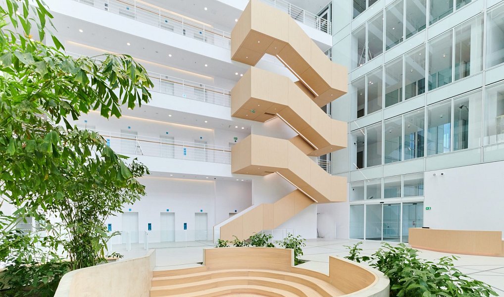 Pronájem kanceláře 417 m², Praha – náhled fotky 2